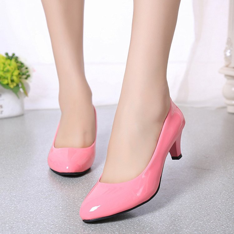Dame Elegante og Tidløse Pumps Stilla