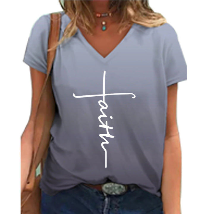 Dame V-hals T-shirt med moderne farveforløb og inspirerende tekst Stilla