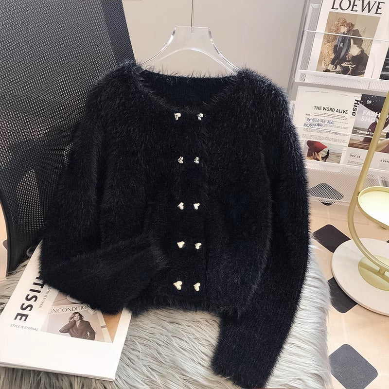 Kvindernes fluffy cardigan med hjerteknapper Stilla
