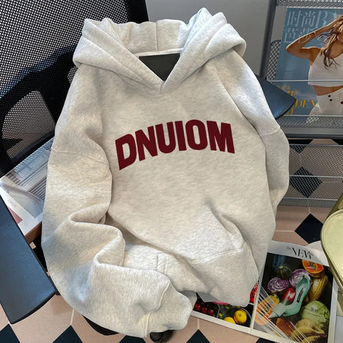 Dame hoodie med stort tryk Stilla