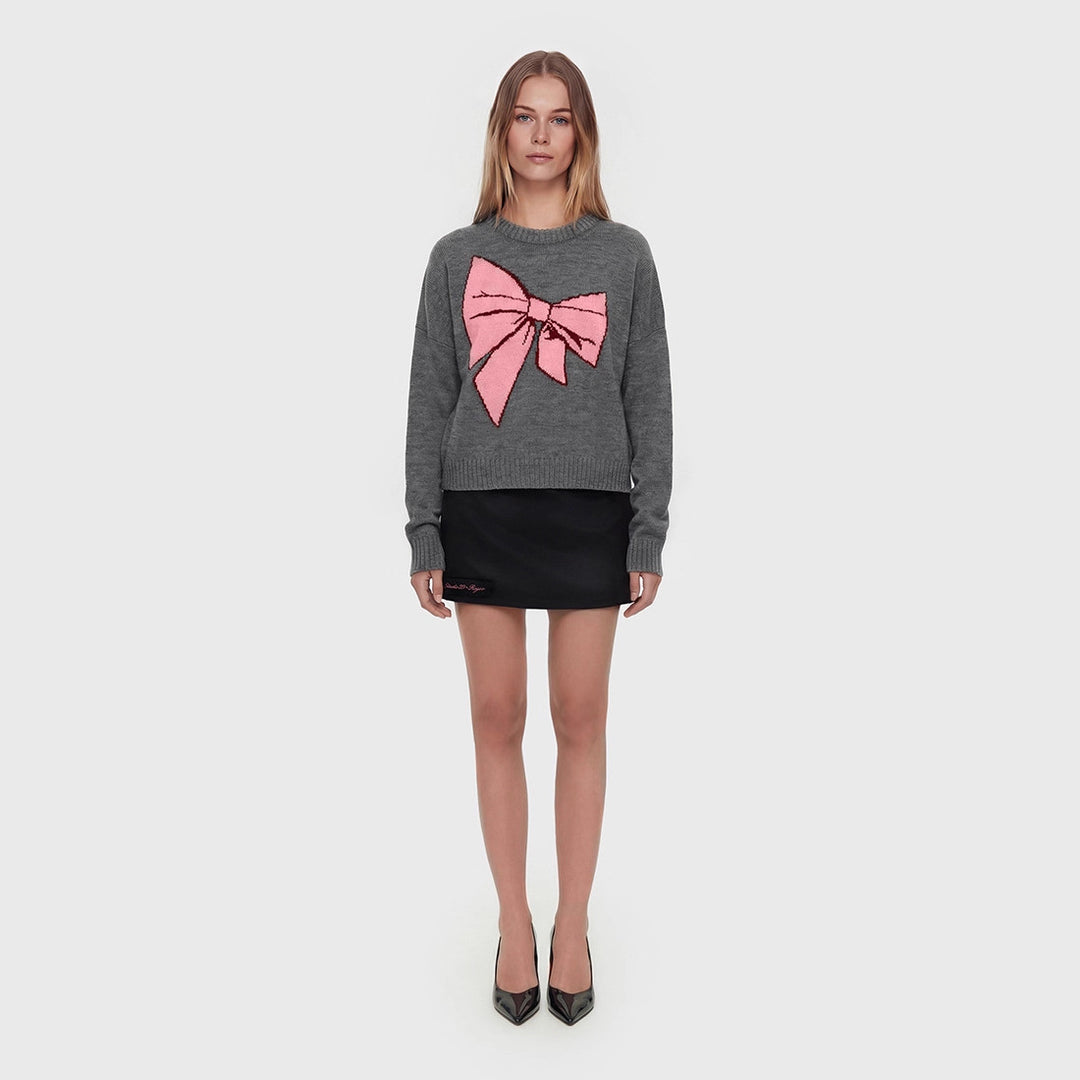Kvinders sweater med iøjnefaldende sløjfemotiv og komfortabel pasform Stilla