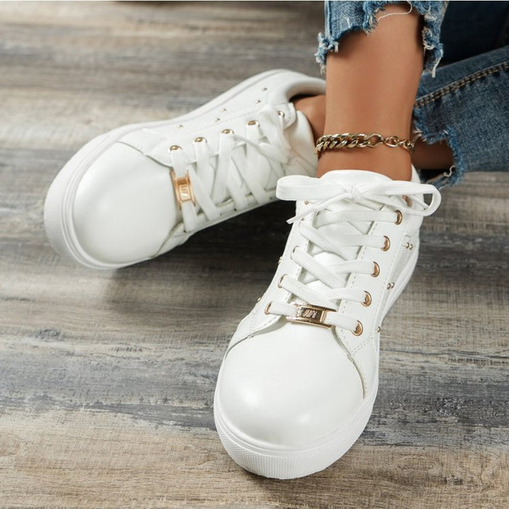 Dame Sneakers med elegant snøredesign og dekorative smykkedetaljer Stilla