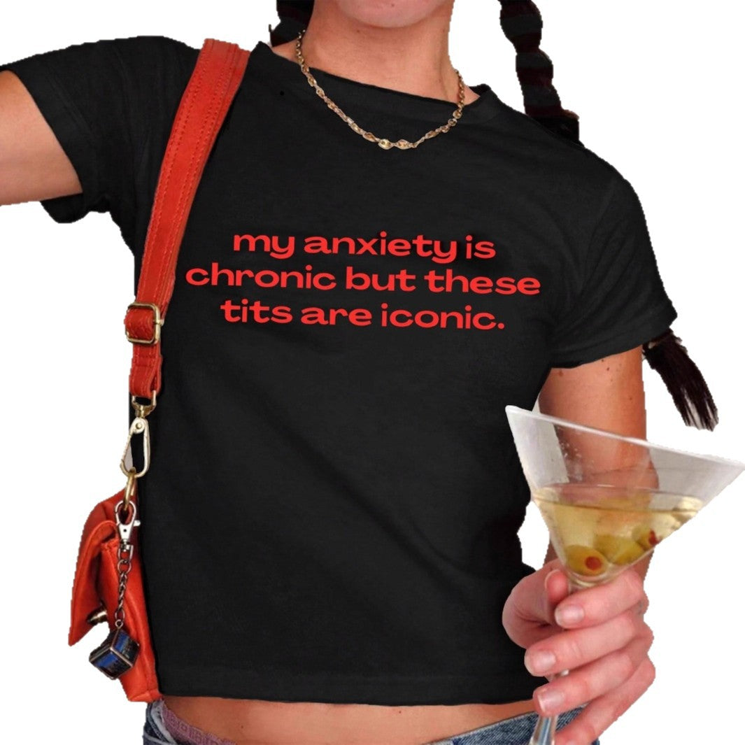 Dame Crop-T-Shirt med inspirerende tekst og tætsiddende pasform Skovae