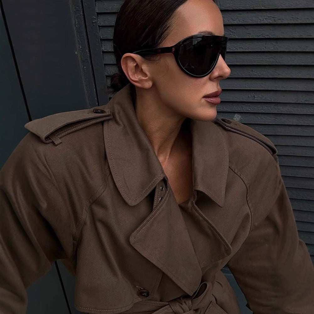 Dame elegant trenchcoat med taljebælte og højt lukket krave Stilla