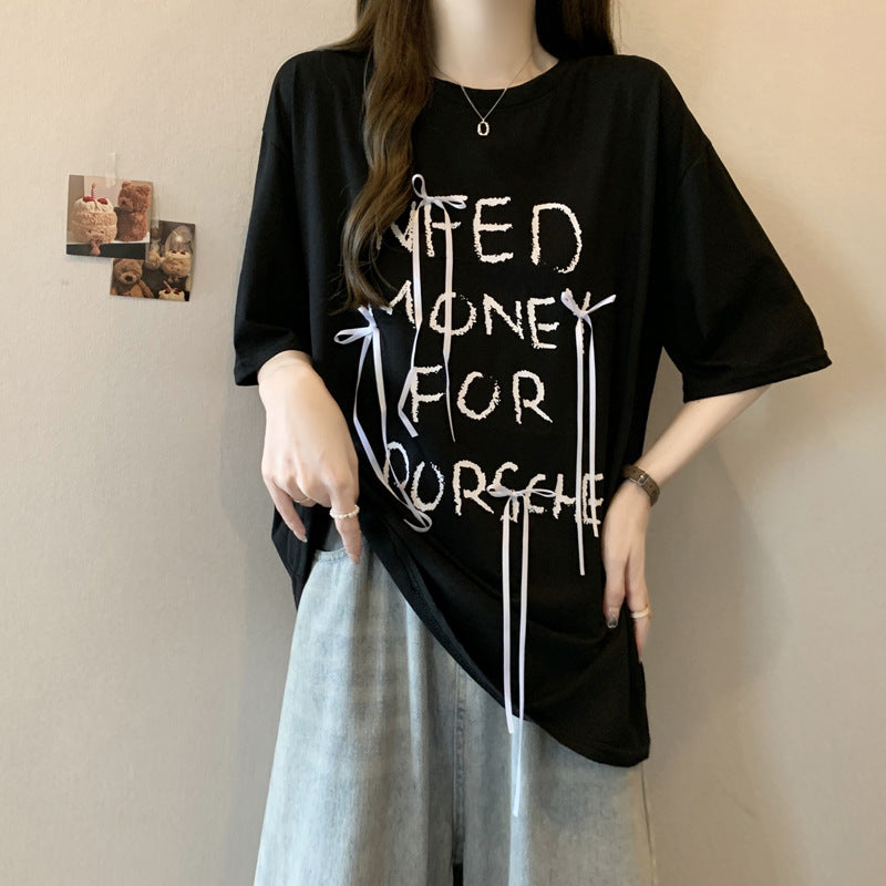 Femme Overstørrelse Grafik T-Shirt med legende bånddetaljer Stilla