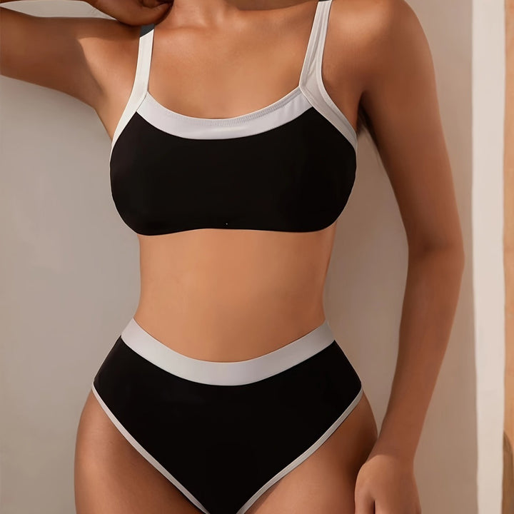 Dame højtaljet bikini-sæt med sporty design og justerbare stropper Stilla
