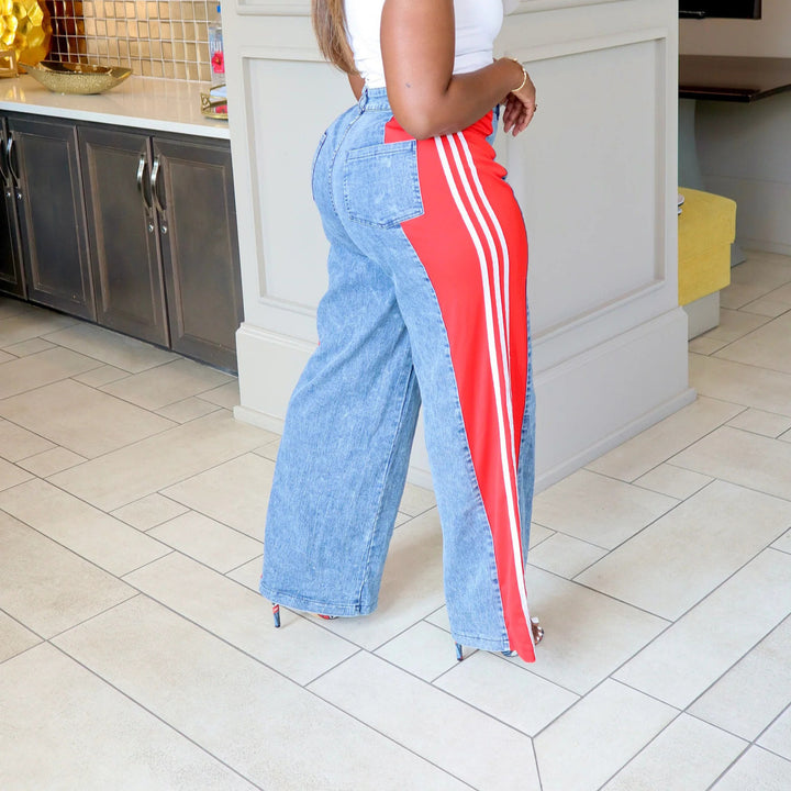 Dame High-Waist Jeans med sporty stribet design og bredt ben Stilla