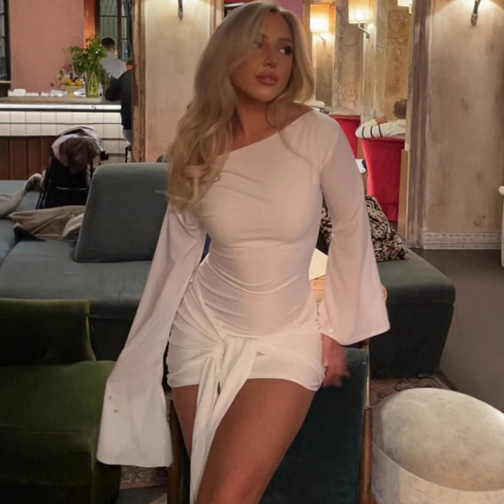 Dame asymmetrisk wrapped kjole med elegante flæse detaljer Stilla