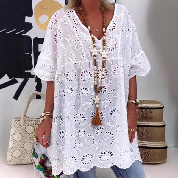 Damebluse med florale broderier og vide ærmer Skovae