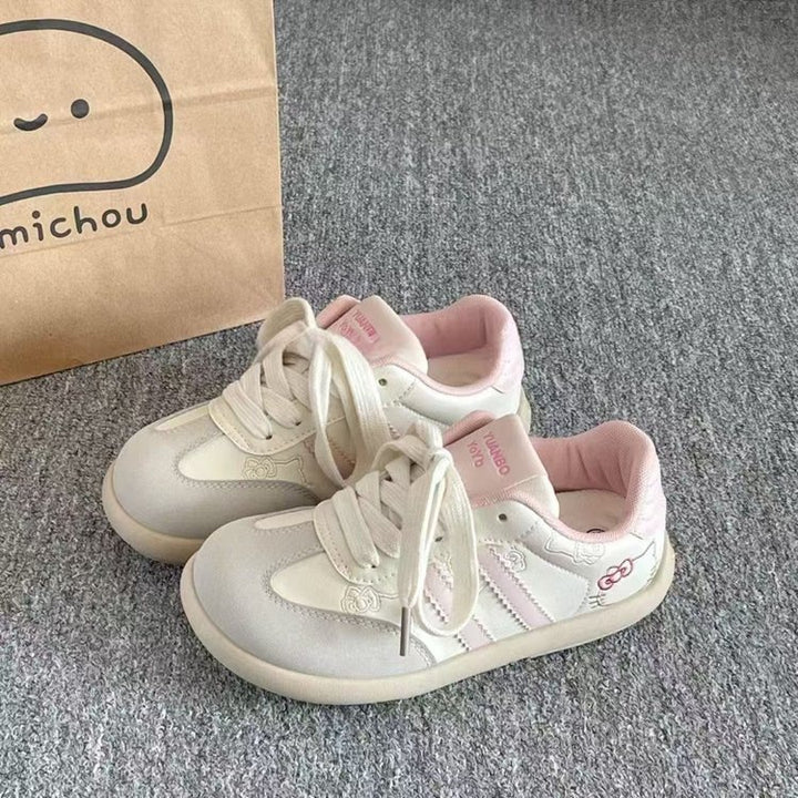 Dame Sneakers i moderne design med åndbart mesh-overflade og behagelig sål Stilla