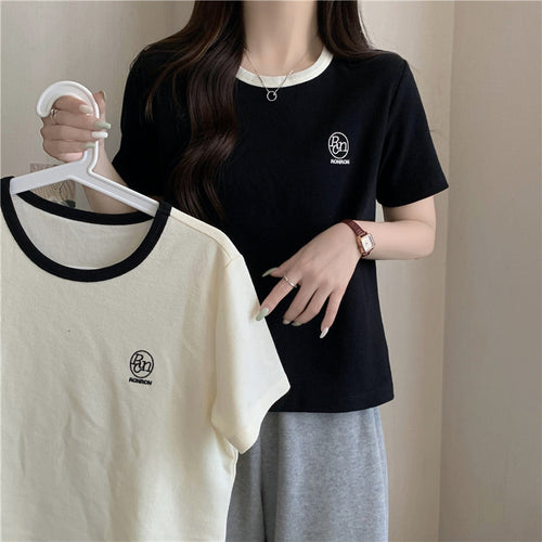 Femme Relaxed Fit Ribbomuld T-Shirt med kontrastbånd Stilla