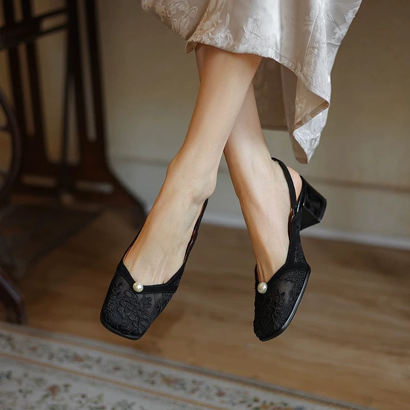 Dame Slingback Pumps med fint broderet overdel og elegant hæl Stilla