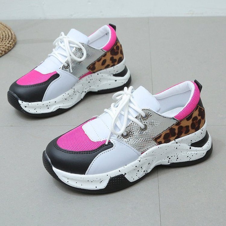Dame Sneakers i moderne blanding af materialer og iøjnefaldende accenter Stilla
