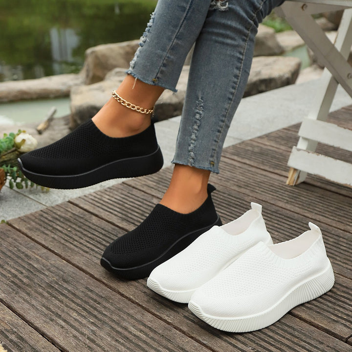 Dame Sneakers i åndbart strikdesign Stilla