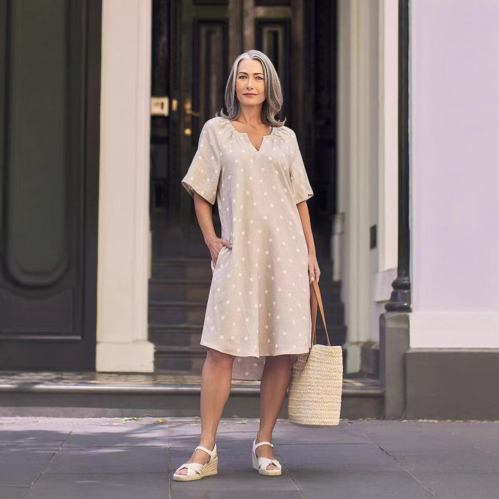 Dame afslappet casual-kjole med praktiske lommer og fashionable V-udskæring Stilla