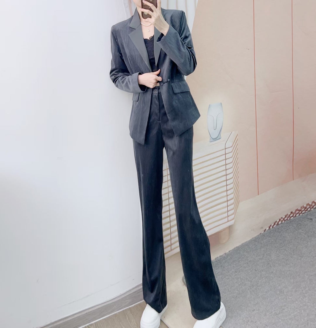 Dame Elegant Blazer-Bukser-Sæt med struktureret stof og moderne detaljer Stilla