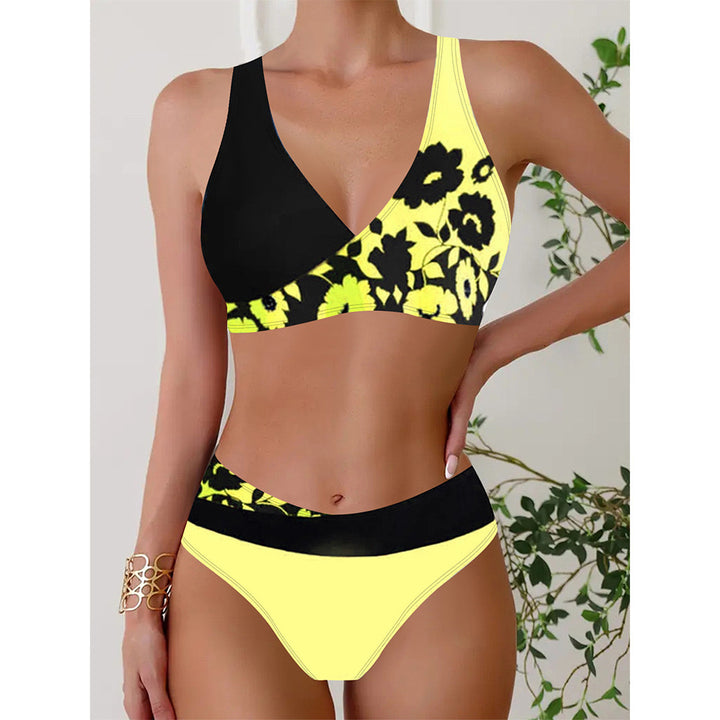 Dame Bikini-sæt med unikt snit og blomsterdetaljer Stilla