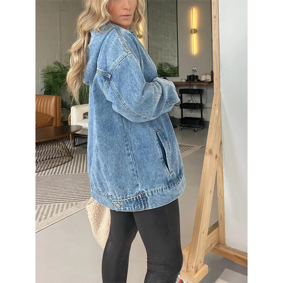 Dame Oversized Hoodie i denim med praktisk kængurulomme Stilla