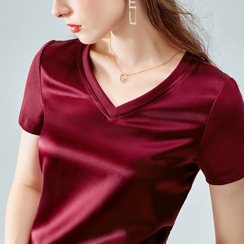Damer Elegant V-hals T-shirt i satinmateriale med tætsiddende pasform Stilla