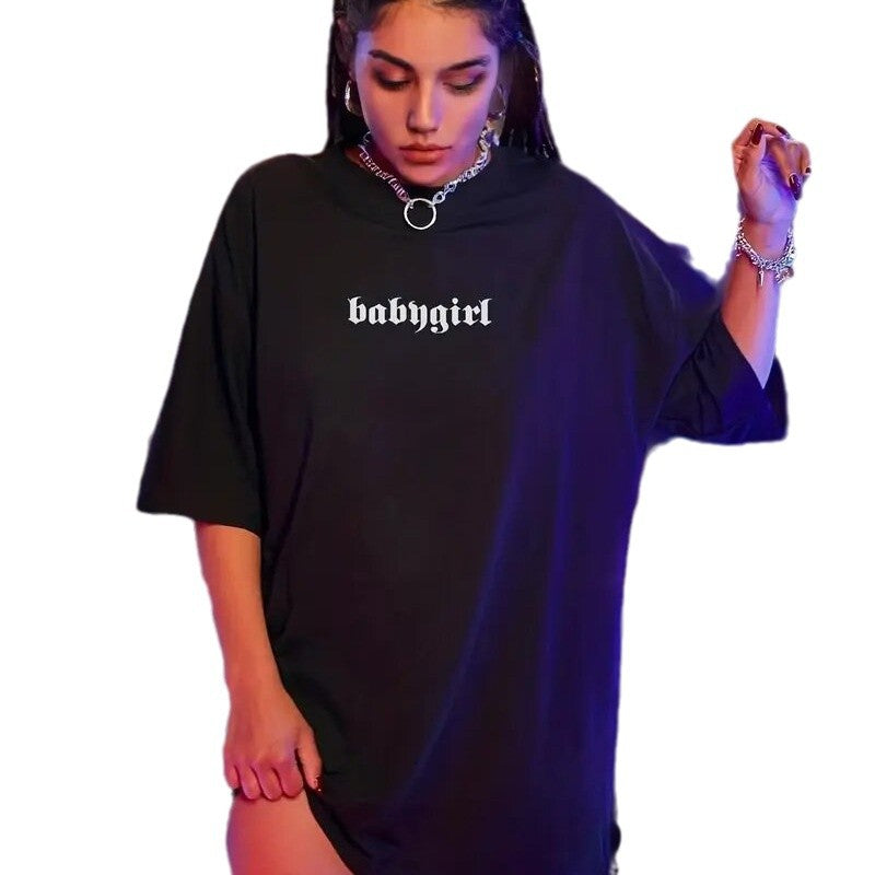 Dame Oversized T-Shirt med statement-design Stilla