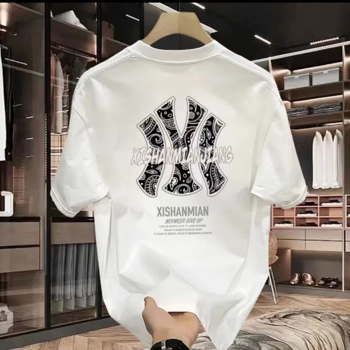Dame T-shirt med moderne, inspirerende skrift og unikt grafisk design Stilla
