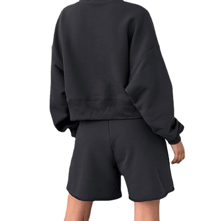 Dame sæt bestående af kortærmet sweatshirt og sporty bukser Stilla