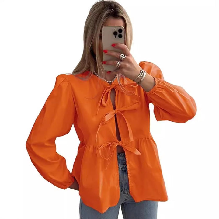 Damebluse med sløjfedetalje og løs pasform Stilla