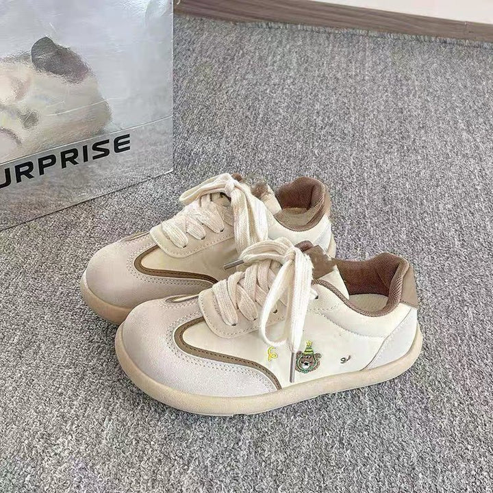 Dame fritids sneakers med dæmpende sål og moderne design Stilla