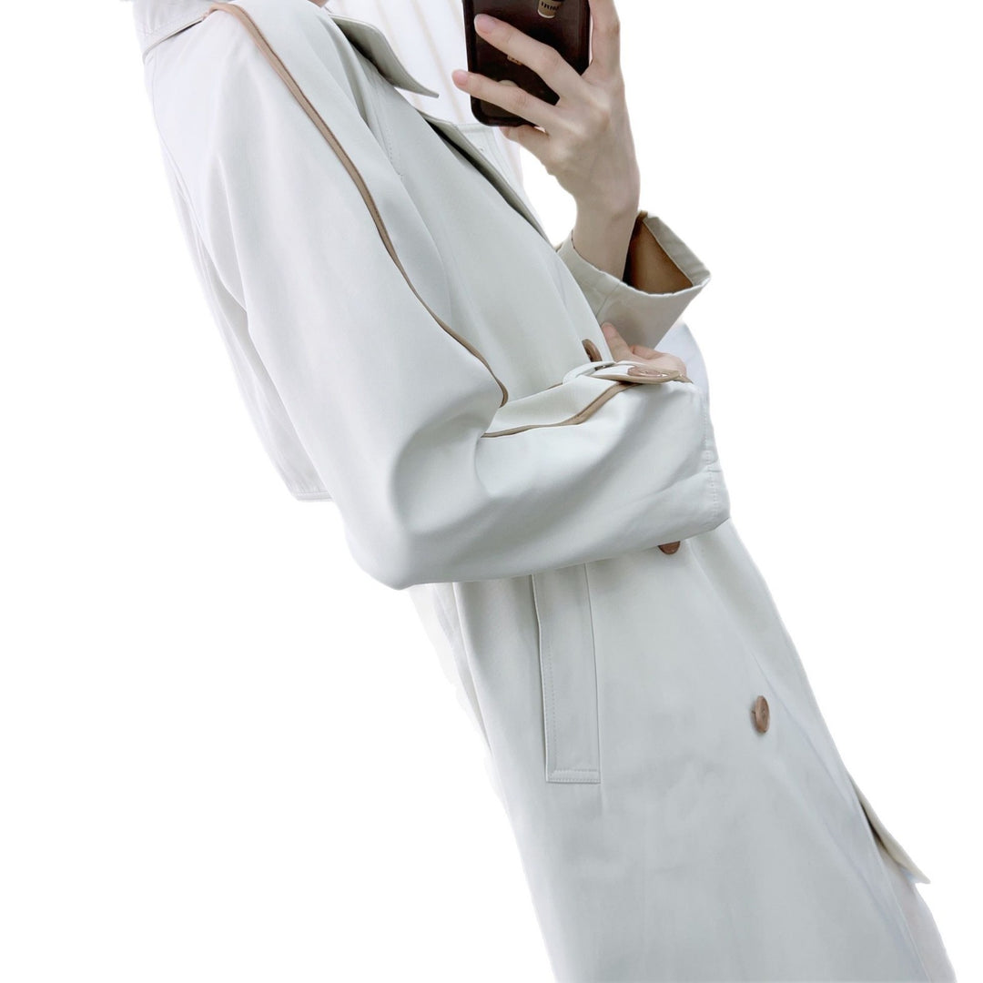 Dame trenchcoat med moderigtige accenter Stilla