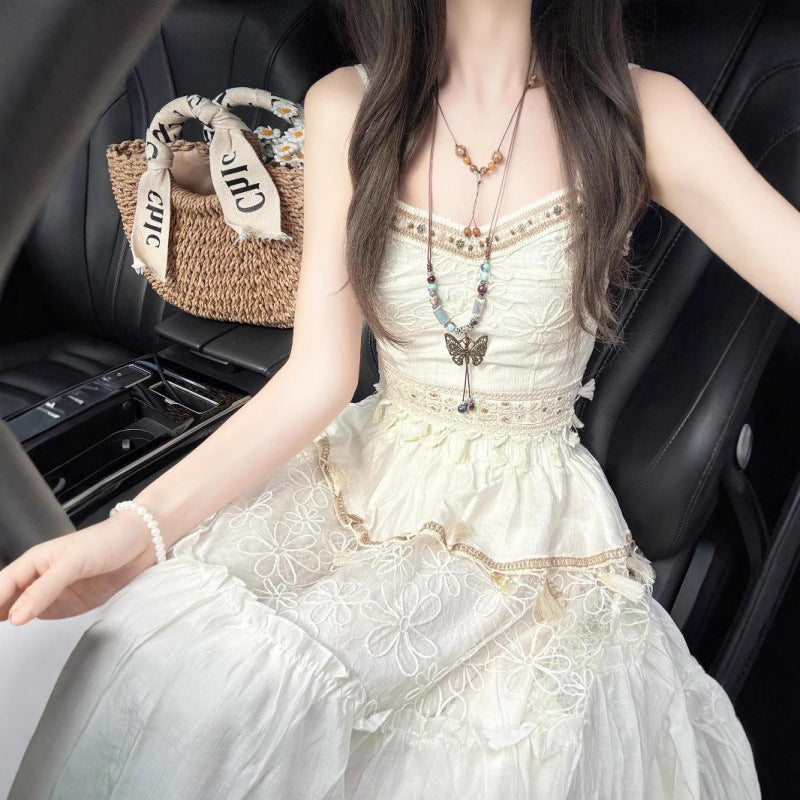 Femme Elegante Trin-Maxi-Kjole med detaljeret Broderi Stilla
