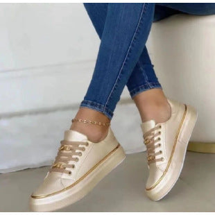 Dame Sneakers med moderne metallic-look og komfortabel sål Stilla