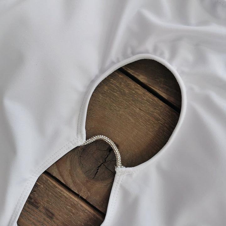 Dame svømmedragt med trendy cut-out detalje Stilla