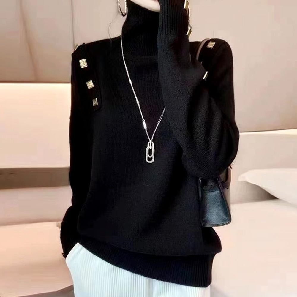Kvinders højhals sweater med dekorative knapdetaljer Stilla