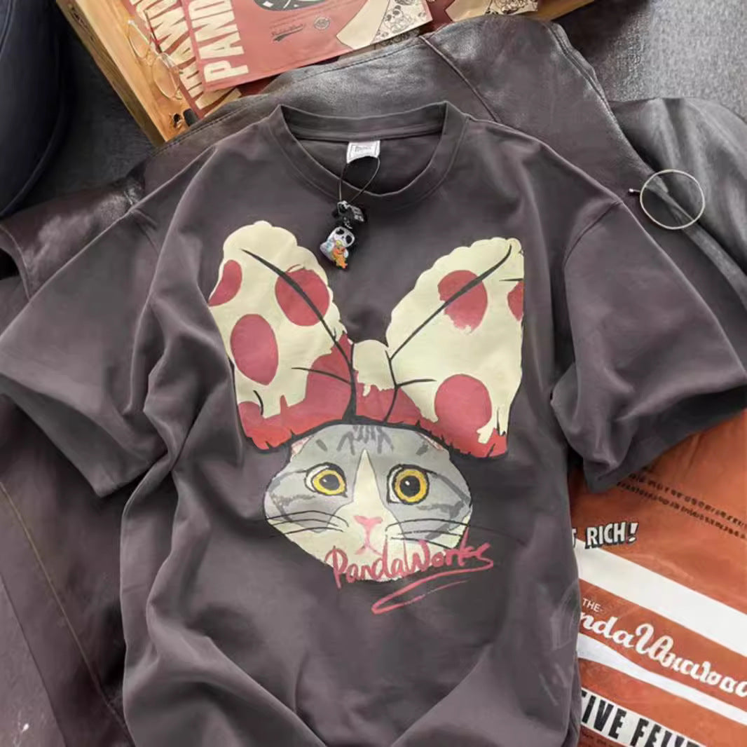Dame T-shirt med legende kattemotiv og vidunderligt sløjfedesign Stilla