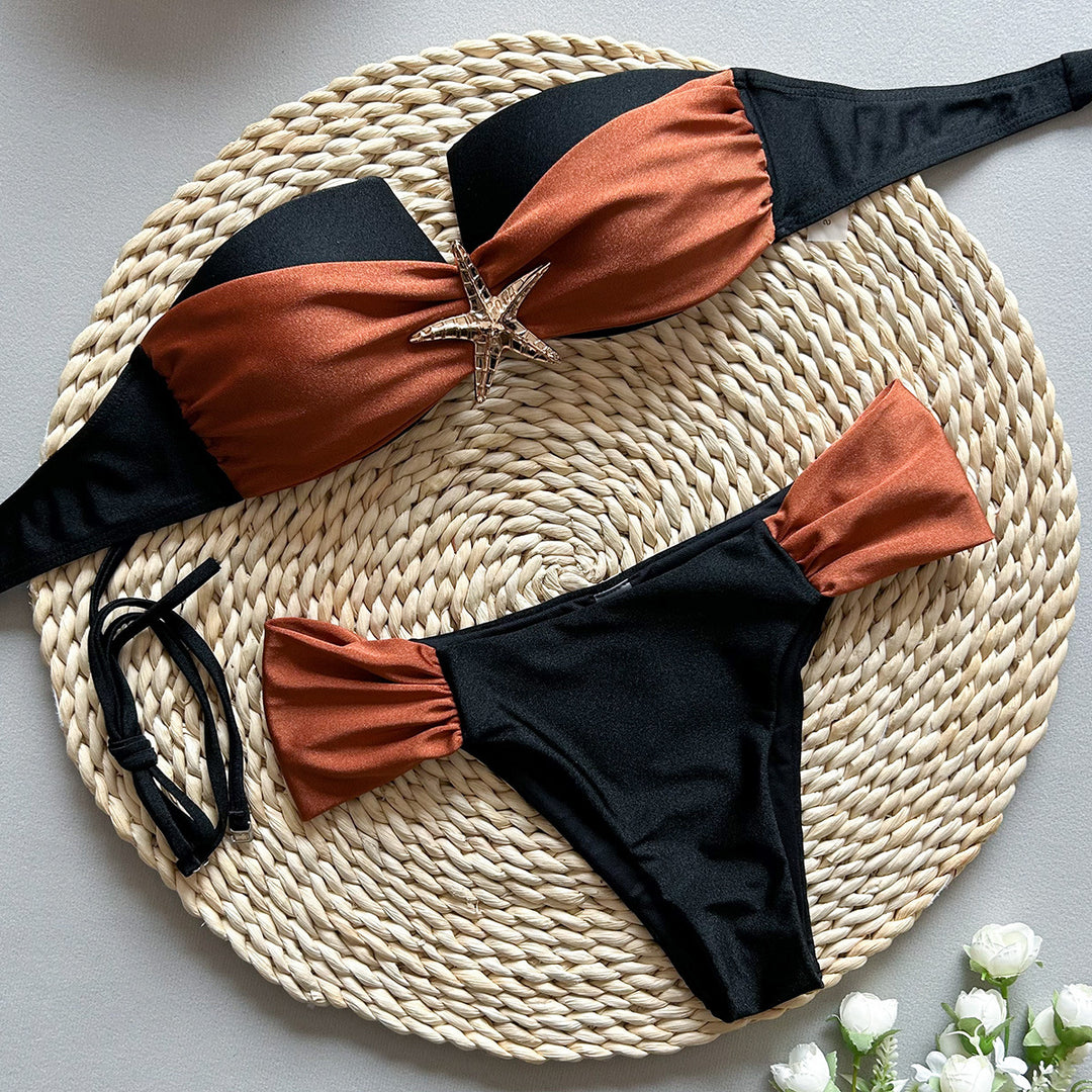 Damernes strandbikini med stilfuldt bandeau-top og skinnende stjerne-pin Stilla