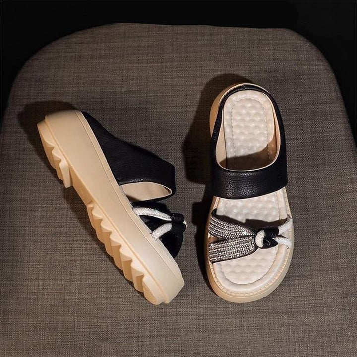 Dame Plateau-sandaler med glitrende detaljer og moderne remdesign Stilla