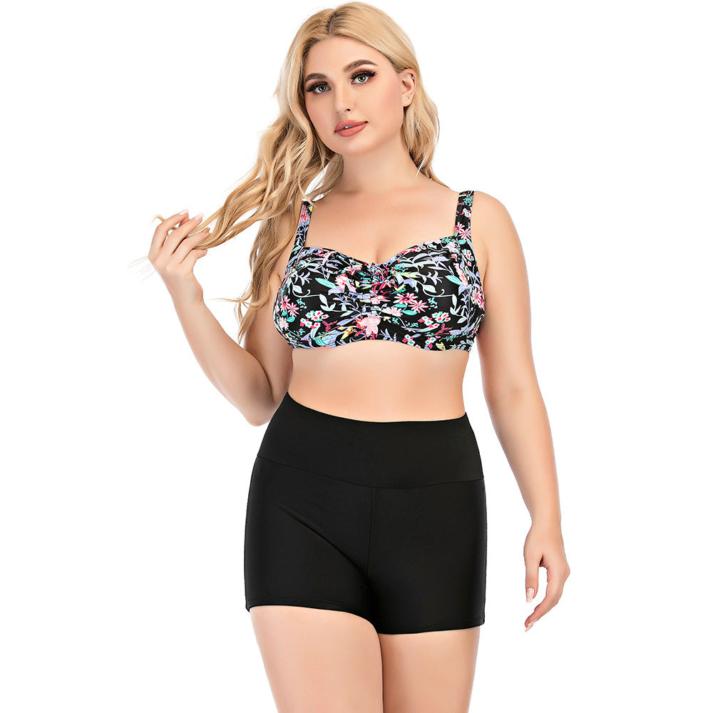 Dame Bikini-sæt med blomster-top og højtaljede shorts Stilla