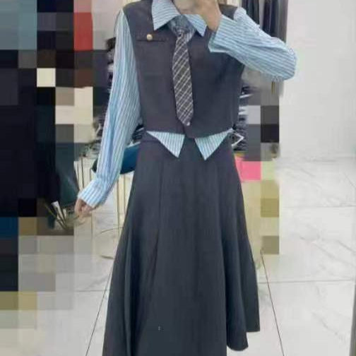 Dame elegant sæt med mode blazer og feminint nederdel Stilla