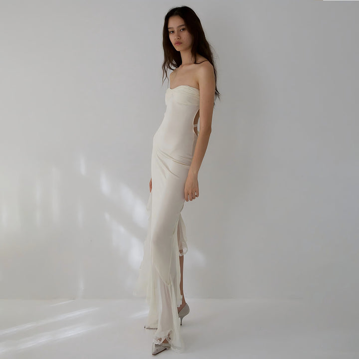 Dame Elegant aftenkjole i flydende materiale med asymmetrisk kant og lace accenter Stilla