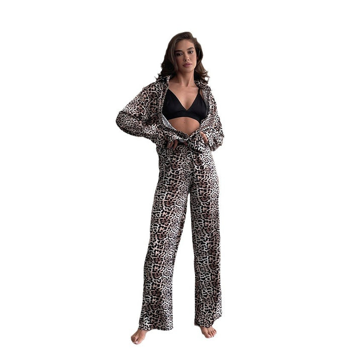 Dame Satin-loungewear-sæt med dyremønster og løs pasform Stilla