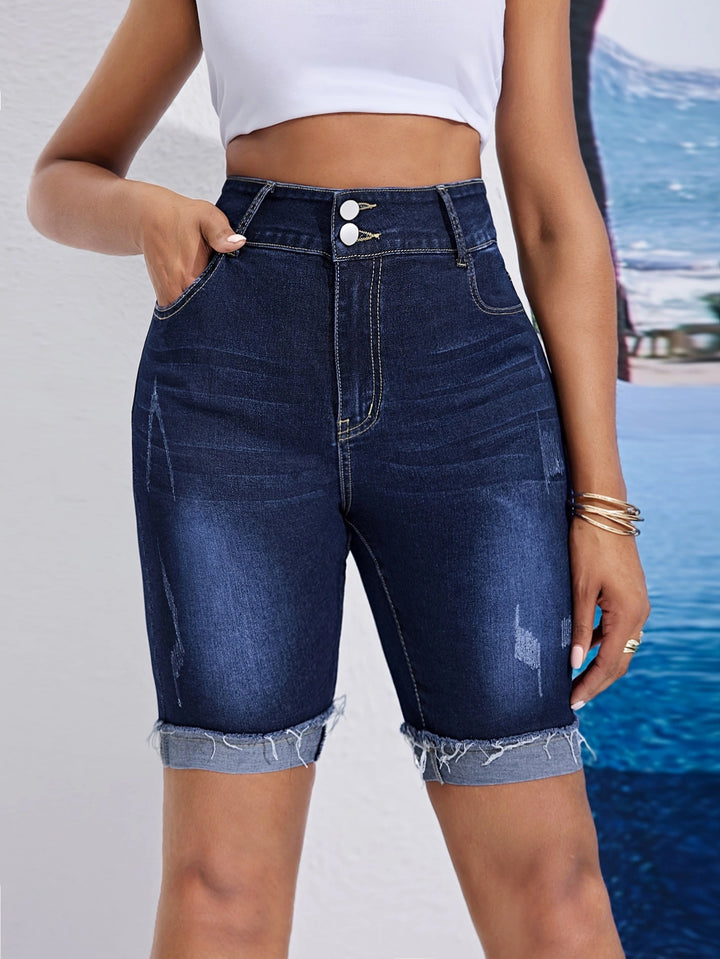 Dame højtaljede jeansshorts med aftagelige sømdetaljer og fashionable knaplukninger Stilla