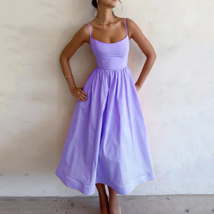 Dame midikjole med smalle stropper og A-linje Stilla