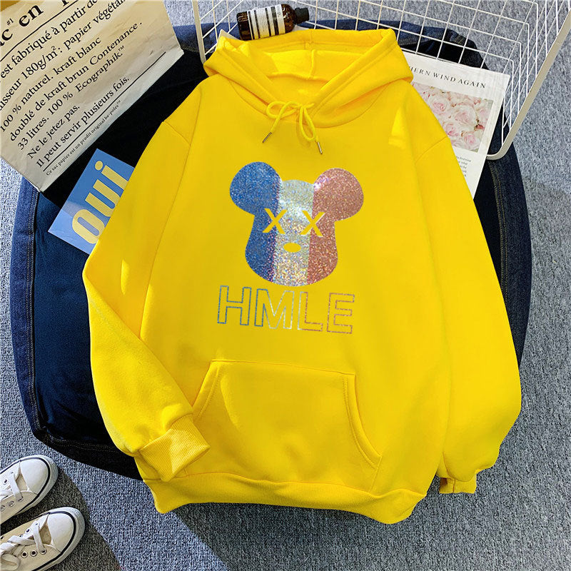 Kvinders hoodie med kunstnerisk bjørnemotiv Skovae