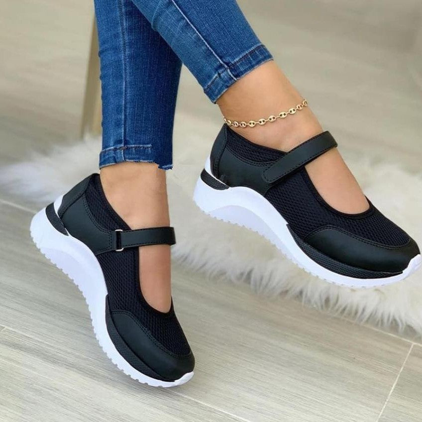 Dame Slip-On Sneakers med åndbart mesh-overflade og justerbar rem Stilla