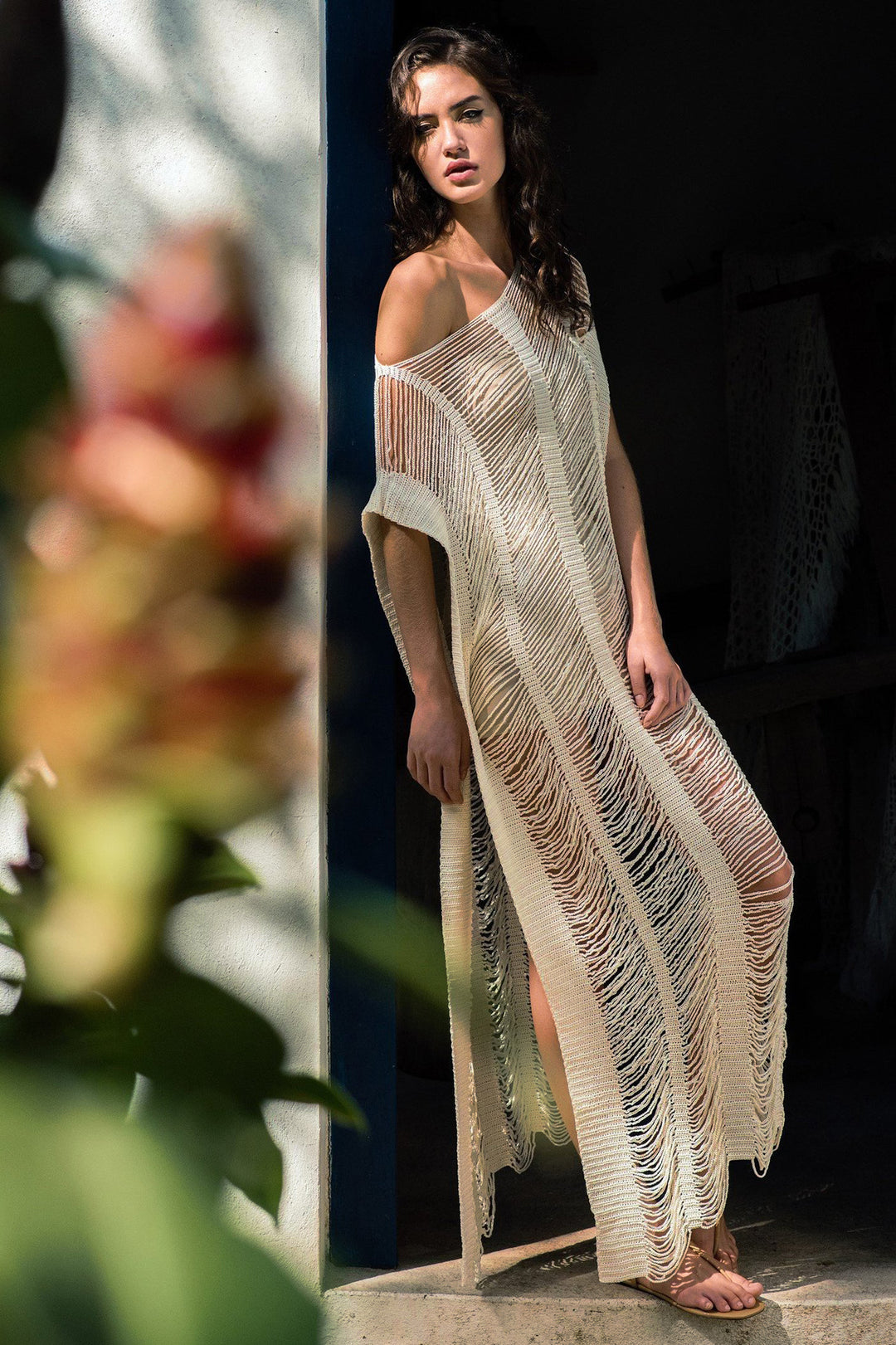 Dame Strandlinned Kaftan med kunstnerisk vævning og bredt skåret design Stilla