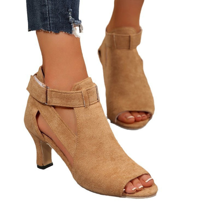 Dame High-heel pantoletten med fashionable cut-out design og elegant rem Stilla