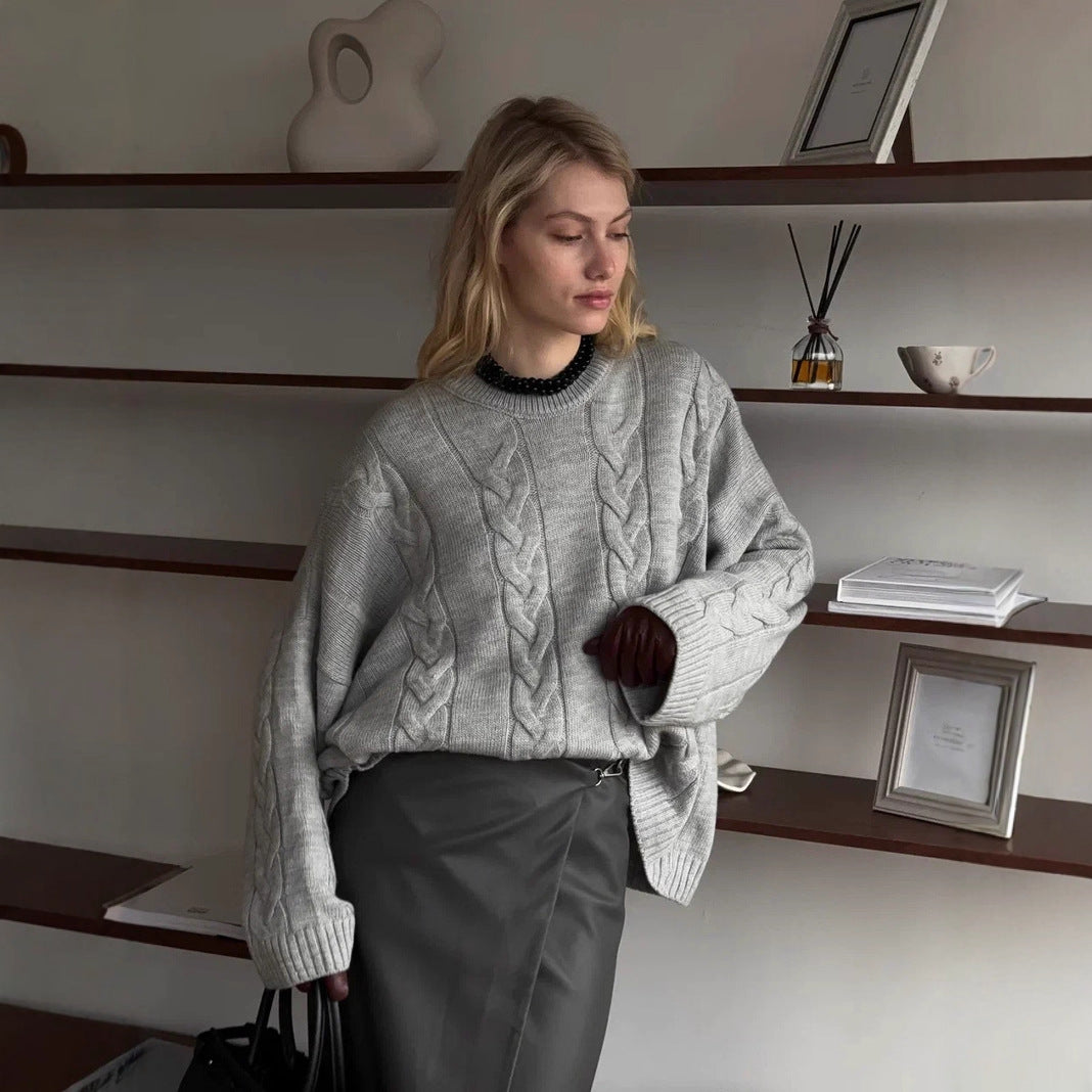 Kvinders strikkede sweater med kabelmønster og let vævning Stilla