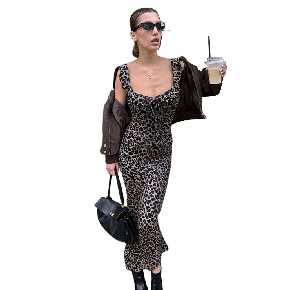 Kvinders maxikjole med leopardprint og forførende udskæring Stilla