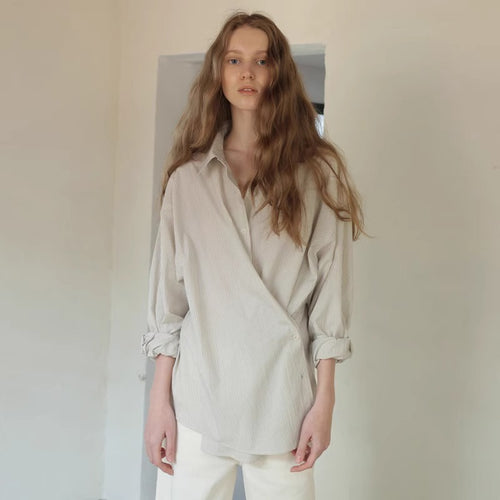 Kvinders asymmetrisk skjorte bluse med elegant indpakningslook Stilla