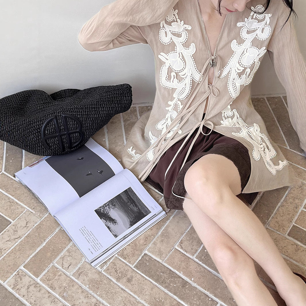 Dame elegant og kunstnerisk broderet bluse Stilla